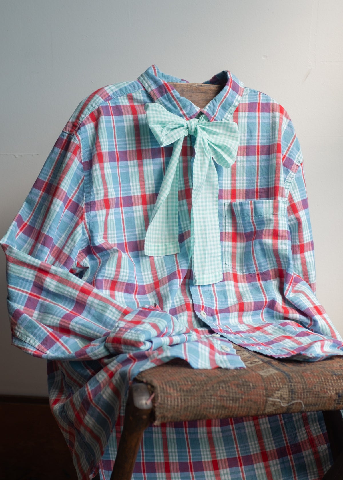 LS BU w Check Apron Bowtie