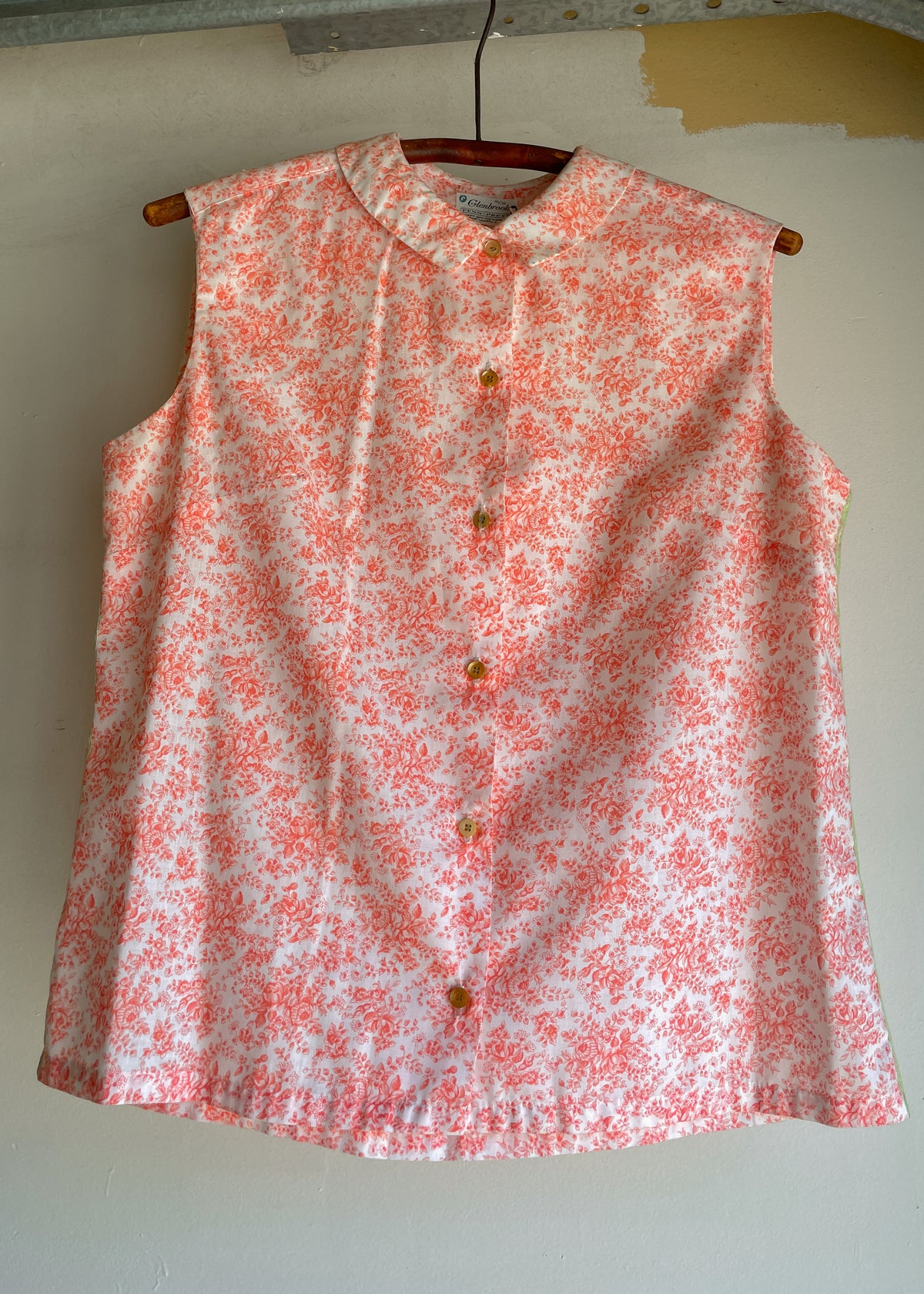 Coral/White Sleeveless Blouse w Green Trim