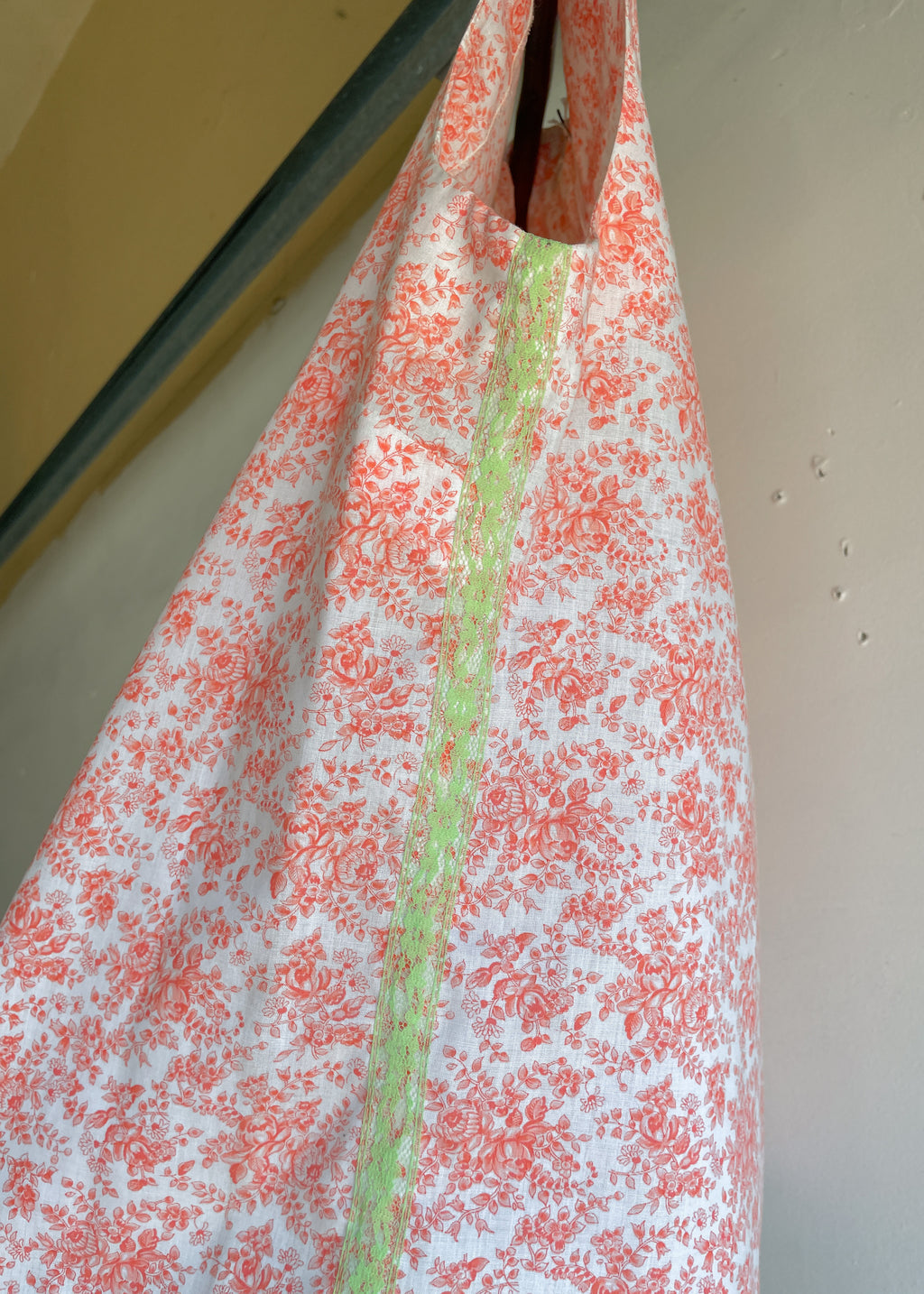 Coral/White Sleeveless Blouse w Green Trim